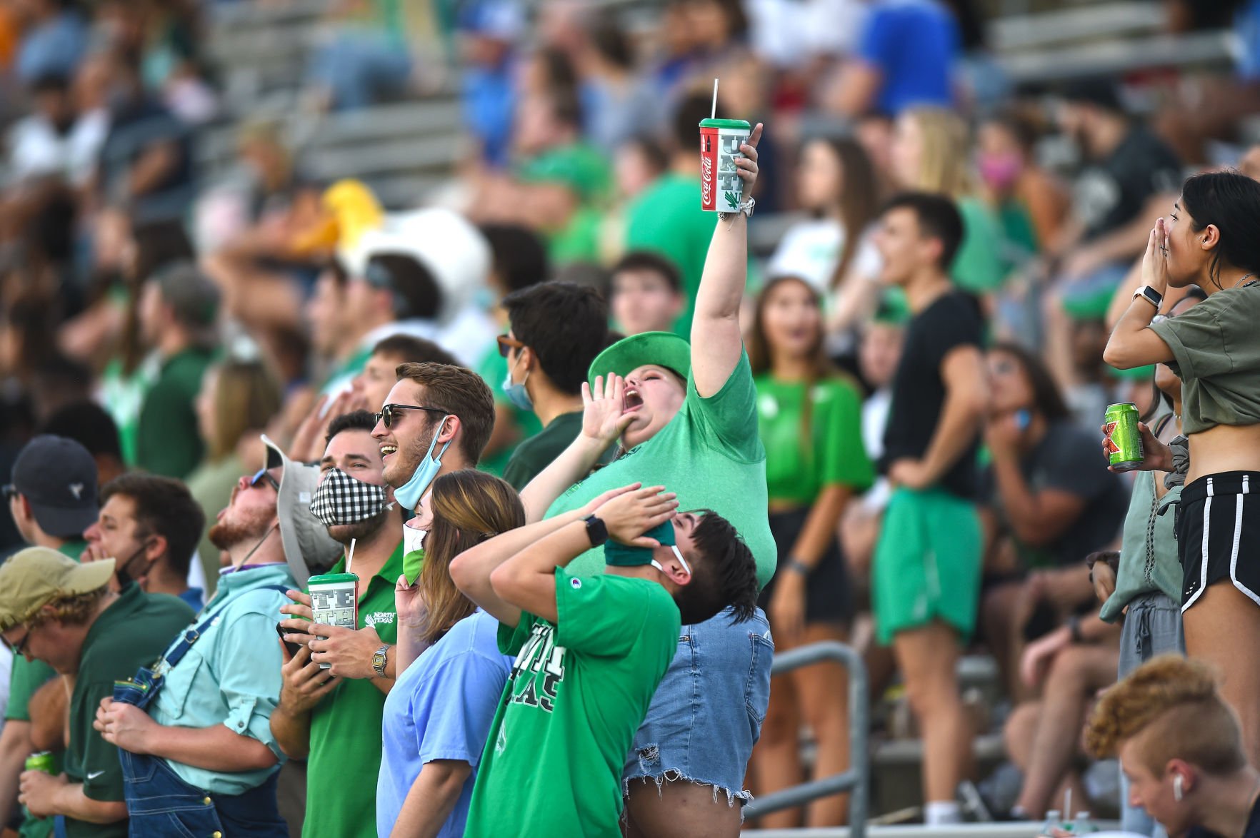UNT fans